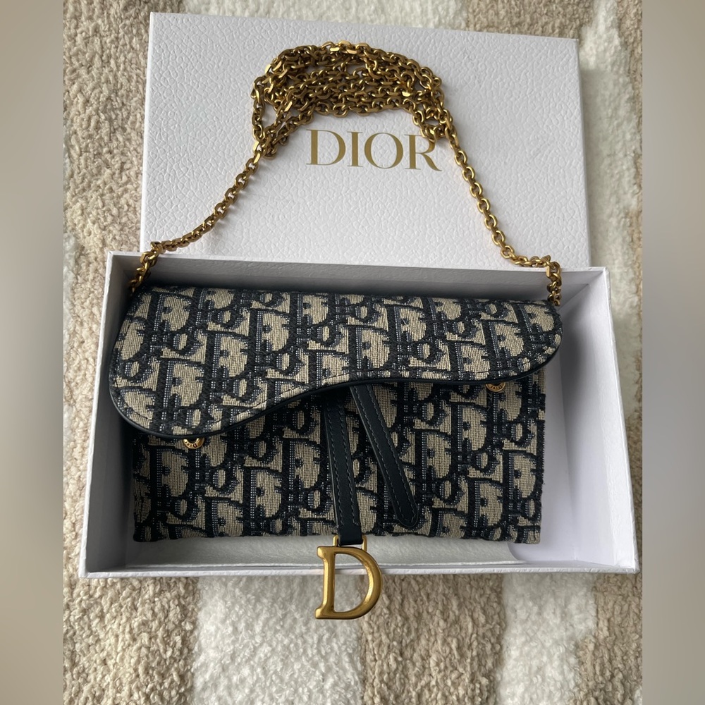 DIOR LONG SADDLE WALLET WITH CHAIN